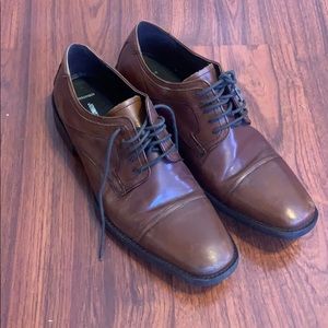 Brown Johnston Murphy dress shoe